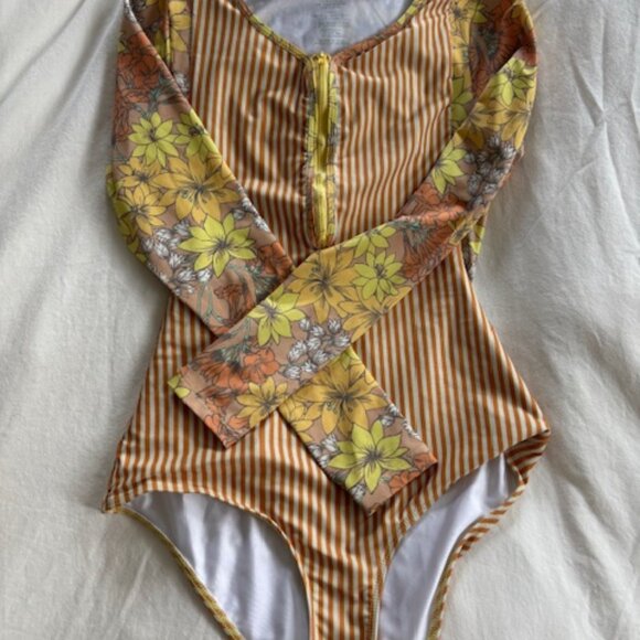 Seea Surf Suit with zipper front - Picture 4 of 4